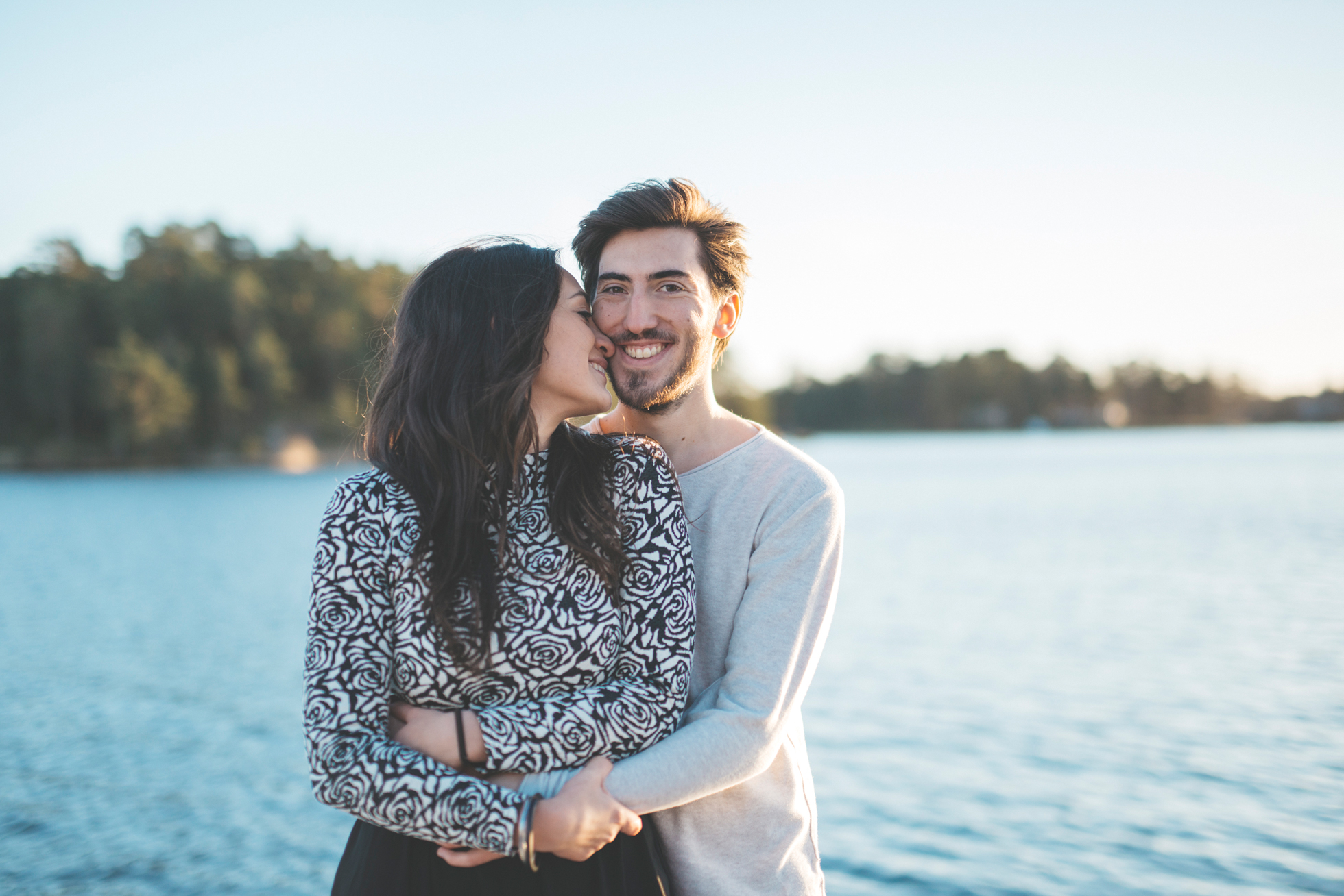 Love session at Vaxholm, Stockholm. Karleksfotografering vi Vaxh